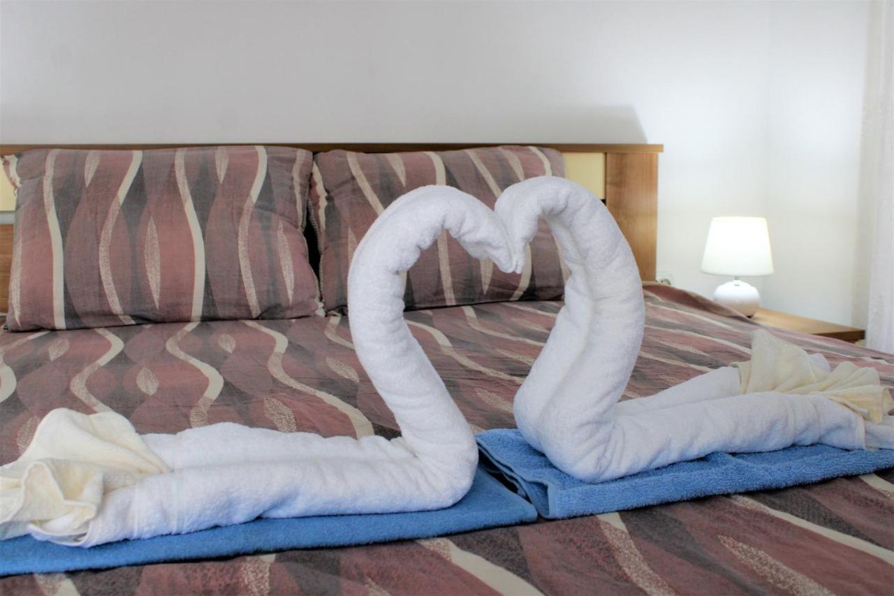 Apartman Swans Оточац Экстерьер фото