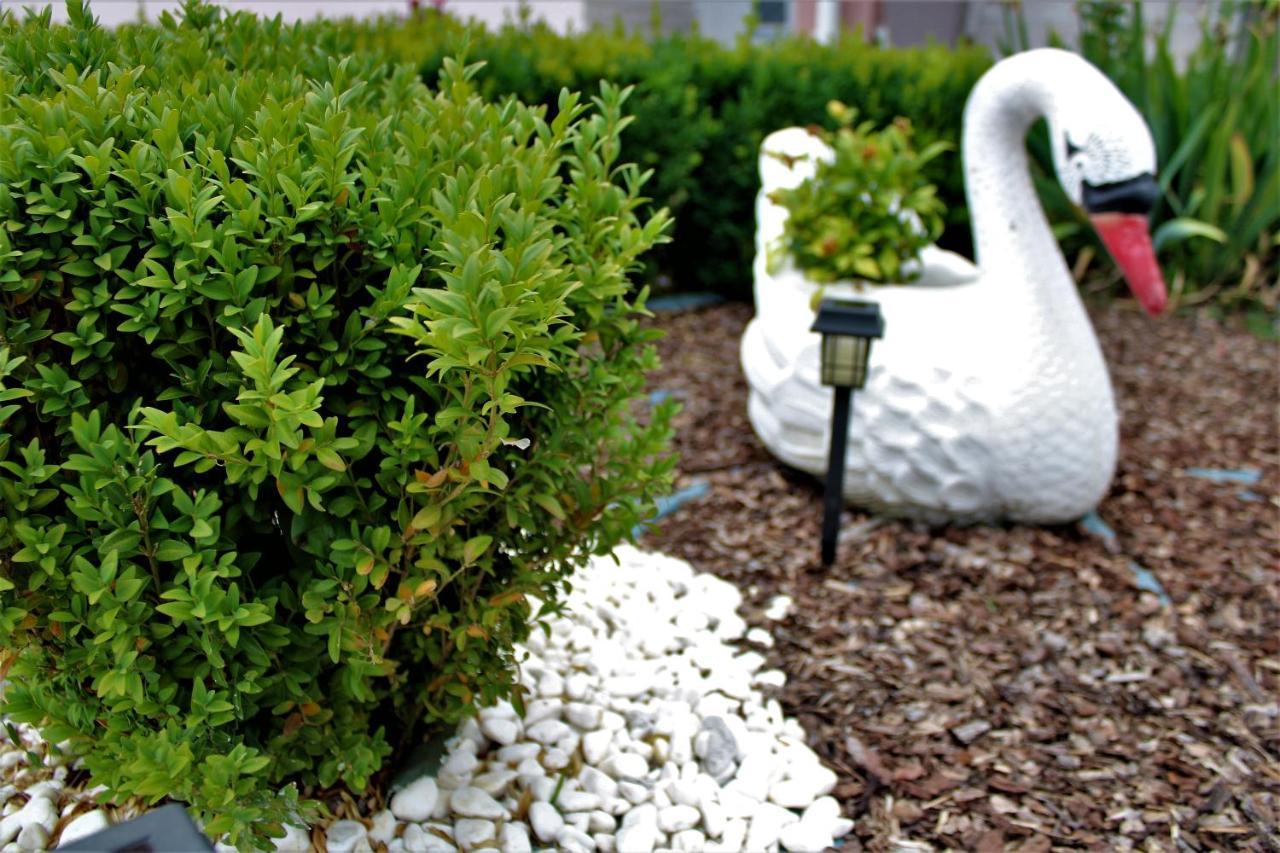 Apartman Swans Оточац Экстерьер фото