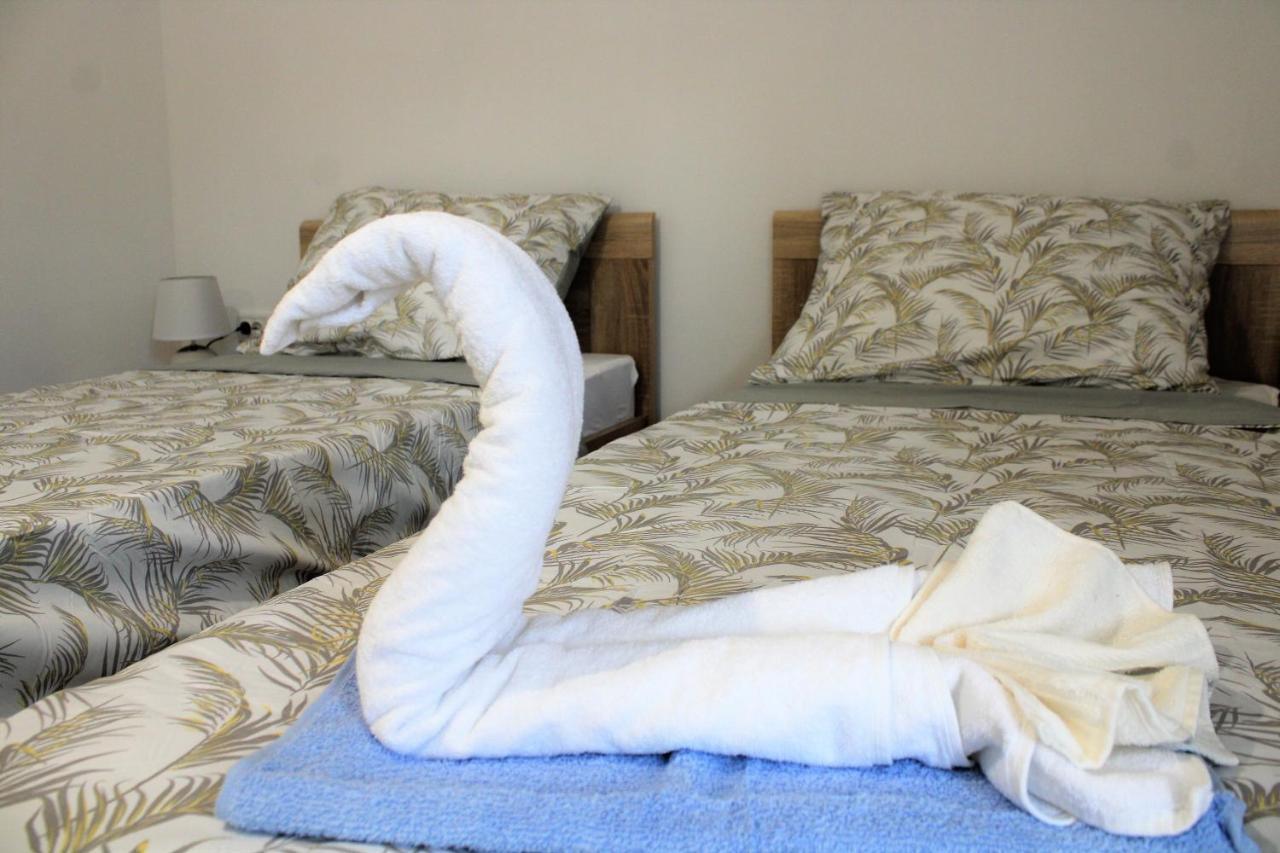 Apartman Swans Оточац Экстерьер фото