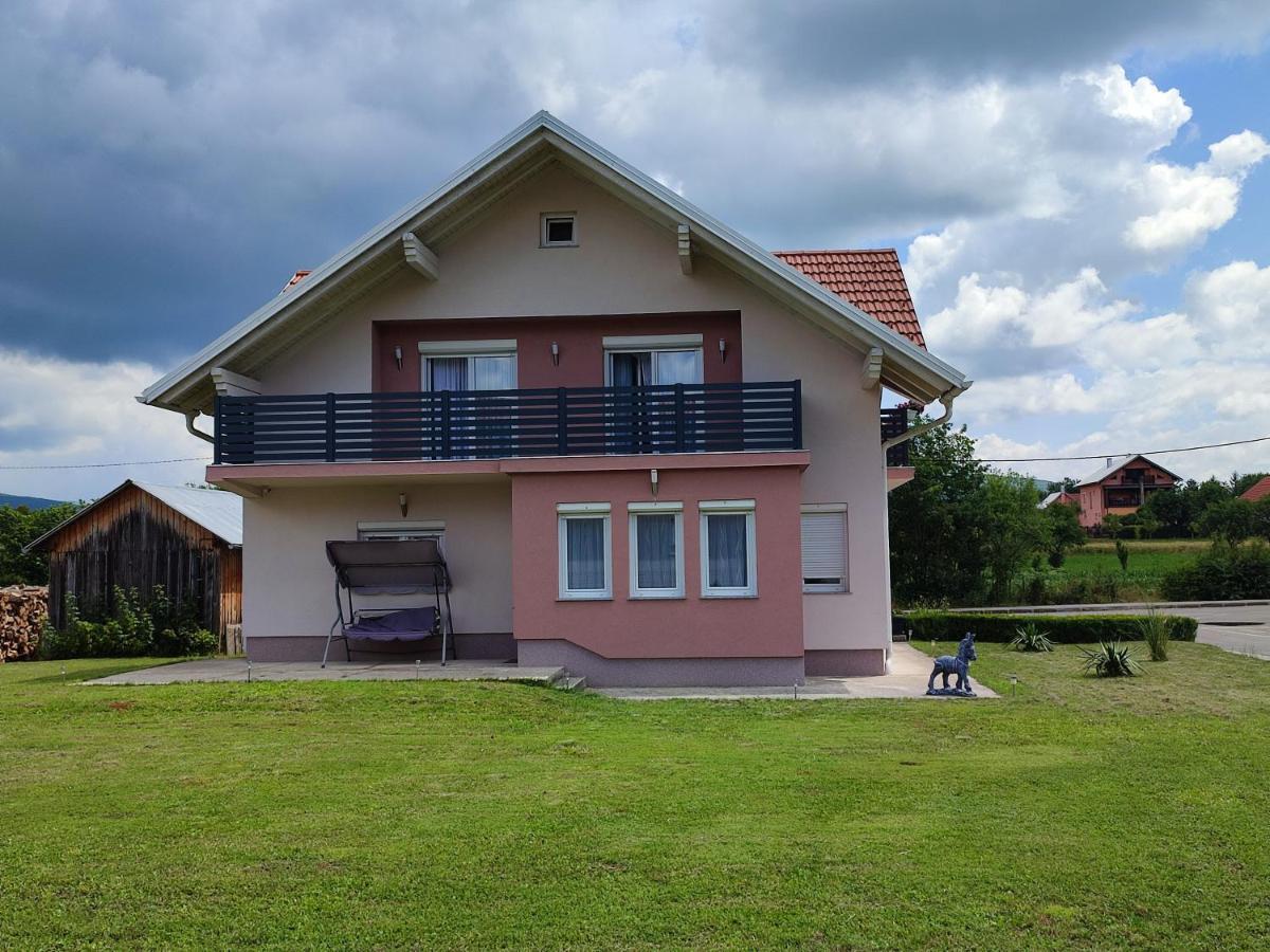 Apartman Swans Оточац Экстерьер фото
