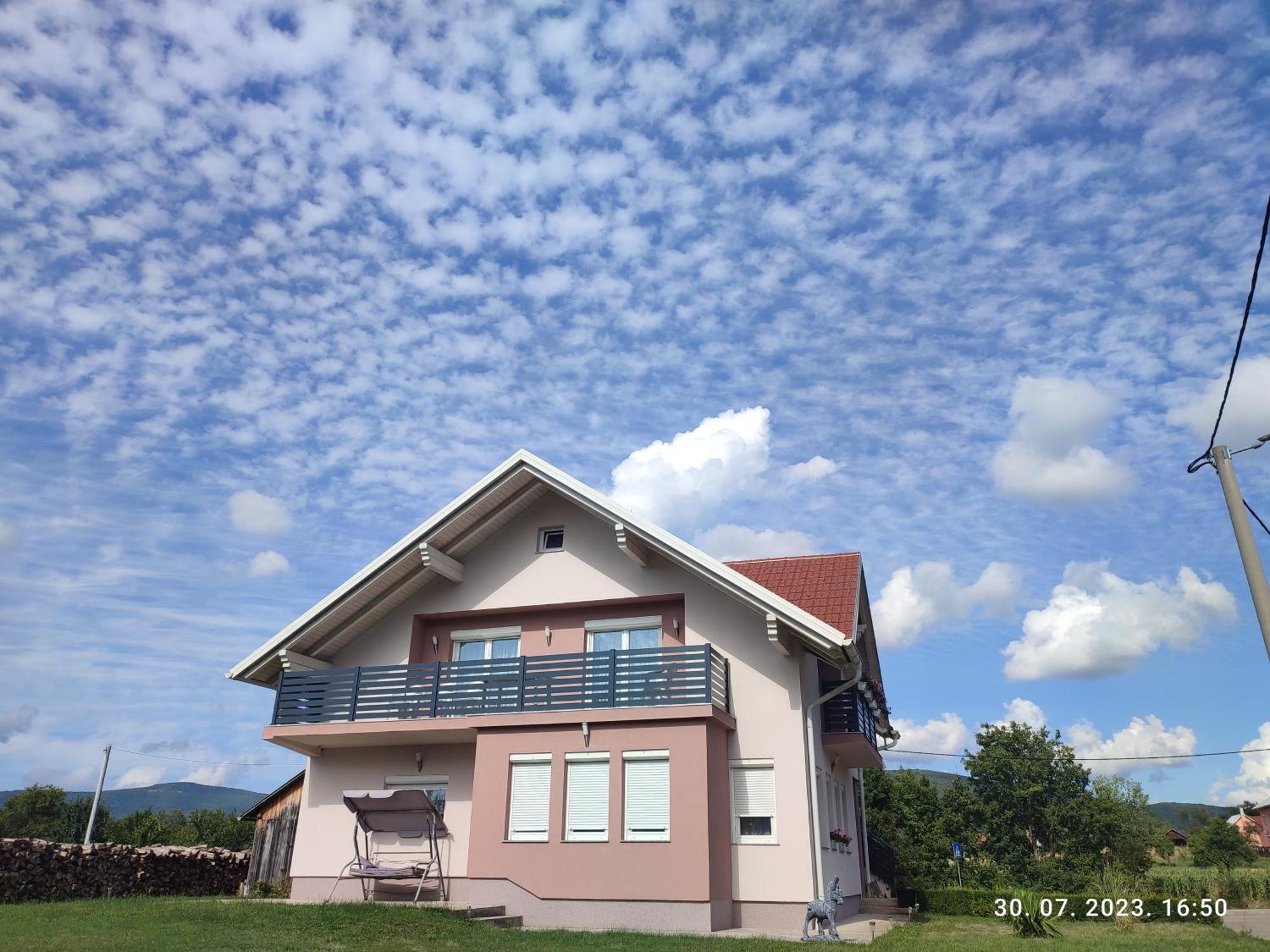 Apartman Swans Оточац Экстерьер фото