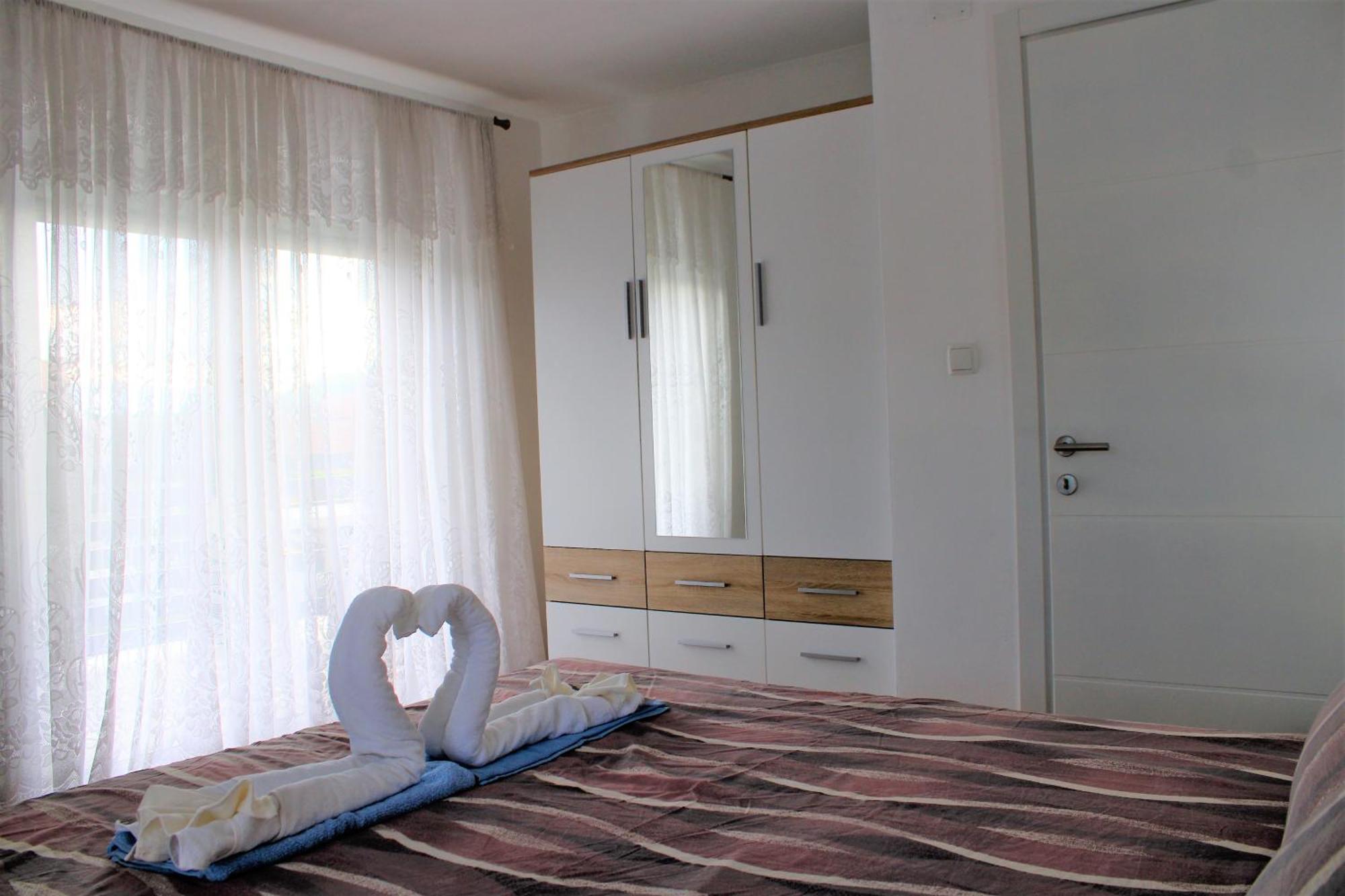 Apartman Swans Оточац Экстерьер фото