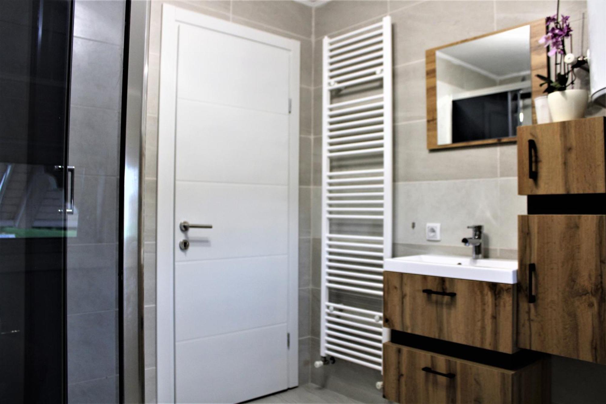 Apartman Swans Оточац Экстерьер фото