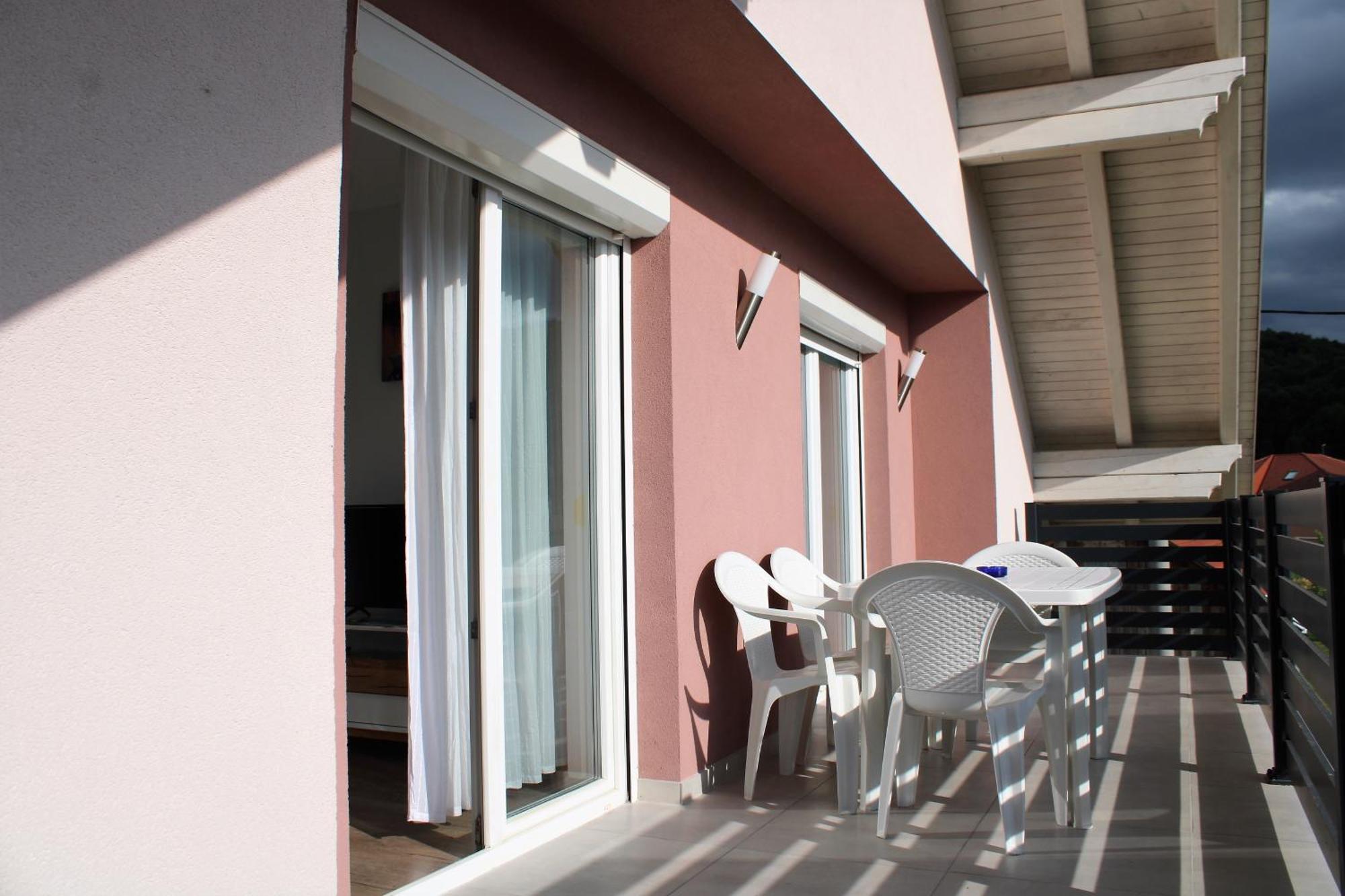Apartman Swans Оточац Экстерьер фото