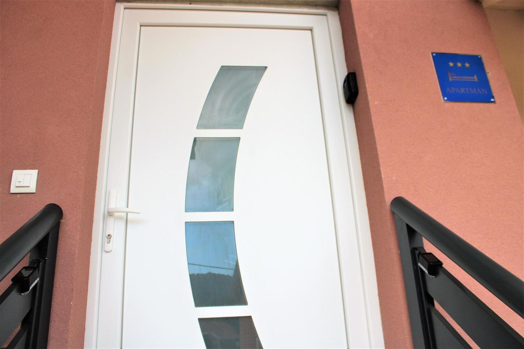 Apartman Swans Оточац Экстерьер фото